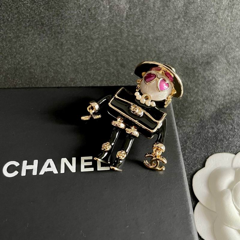 Chanel Black Brooch 820