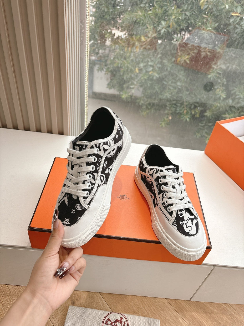 HERMES GET SNEAKER IN BLACK MIX WHITE MAXI CANVAS AND CALFSKIN
