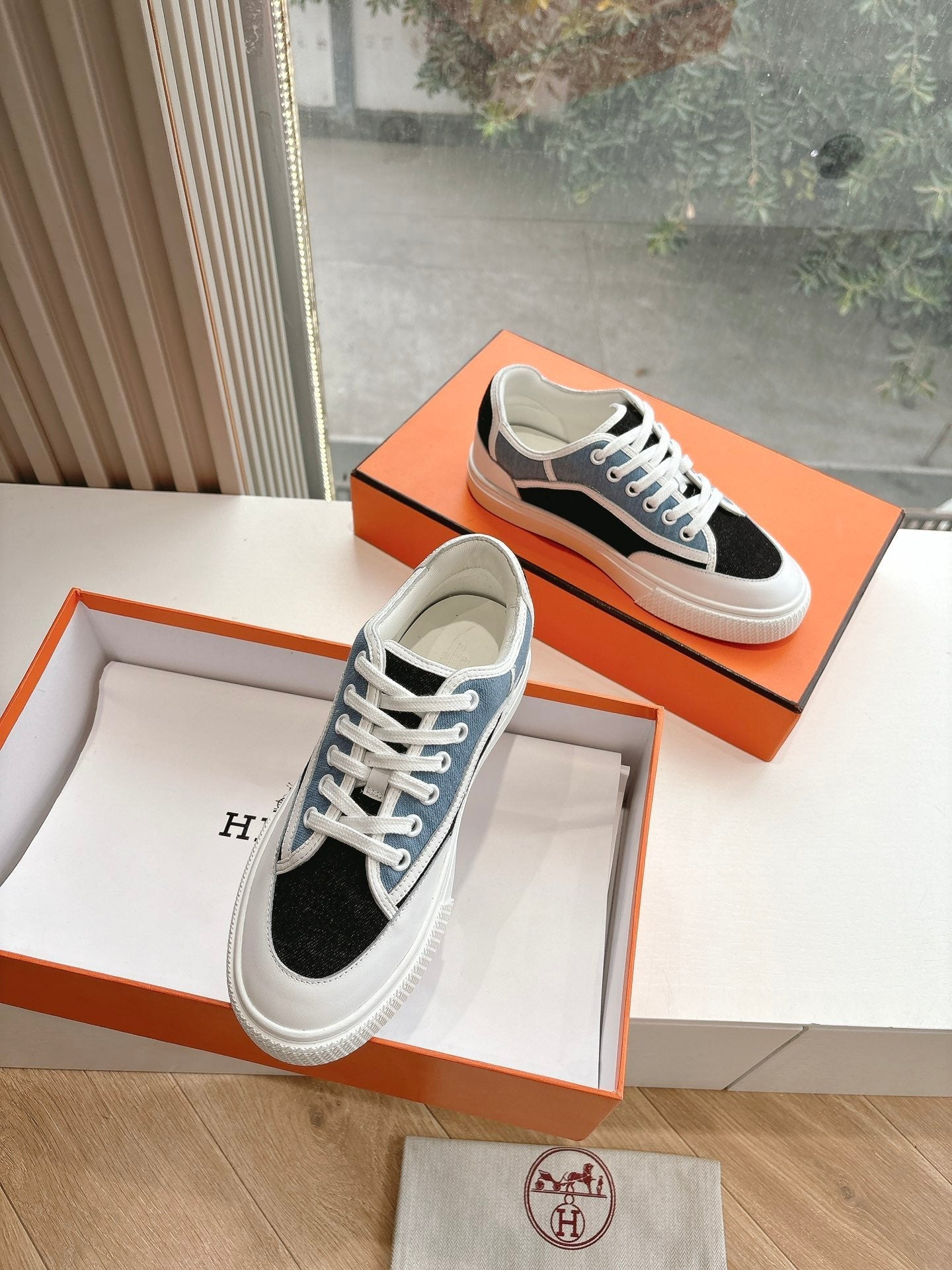 HERMES GET SNEAKER IN BLACK MIX LIGHT BLUE CANVAS AND CALFSKIN